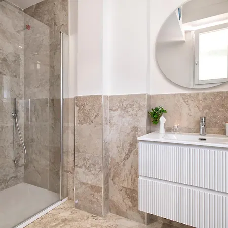 Luxury House Center With Private Garden * Όλμπια