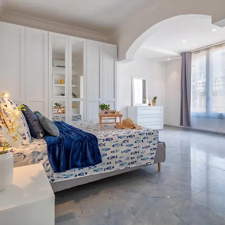 Luxury House Center With Private Garden Όλμπια
